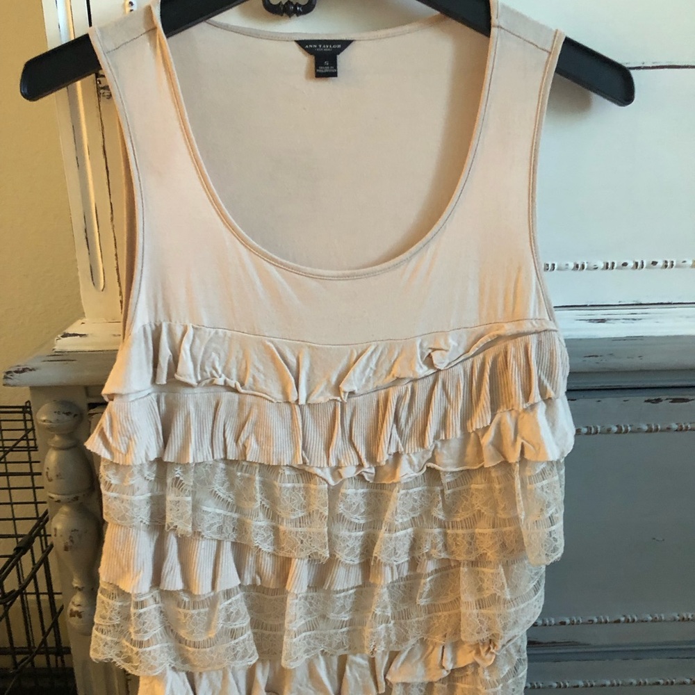 Ann Taylor cream ruffled tank top